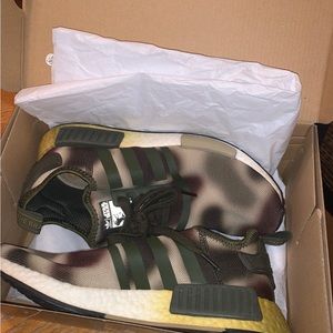 Adidas NMD_R1 STAR WARS Princess Leia Camo Gold Women's Shoes Sz 9 fits 9.5